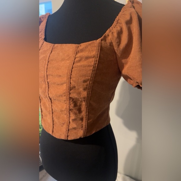 Kirious Los Angeles Women's Brown Puff Sleeve Cropped Top - Picture 2 of 3